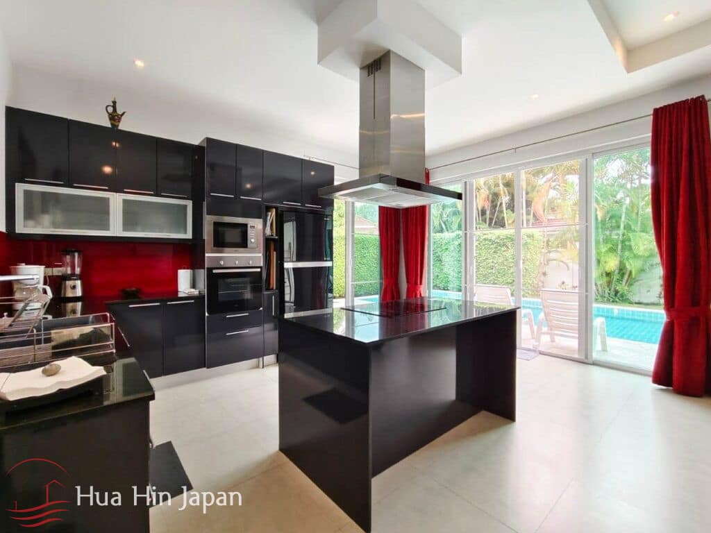 **Huge Price Reduction!** Recently Renovated 3 Bedroom Pool Villa in Popular Red Mountain Waterside Project Off Soi 88 in Hua Hin for Sale (Completed & Fully Furnished) - Hua Hin - photo 15