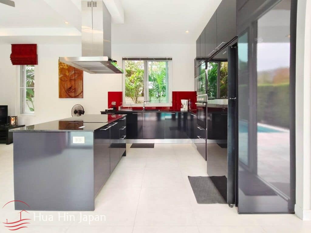 **Huge Price Reduction!** Recently Renovated 3 Bedroom Pool Villa in Popular Red Mountain Waterside Project Off Soi 88 in Hua Hin for Sale (Completed & Fully Furnished) - Hua Hin - photo 14