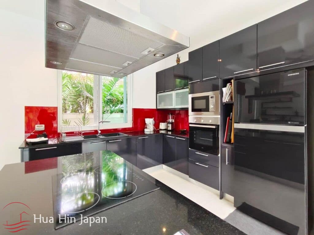 **Huge Price Reduction!** Recently Renovated 3 Bedroom Pool Villa in Popular Red Mountain Waterside Project Off Soi 88 in Hua Hin for Sale (Completed & Fully Furnished) - Hua Hin - photo 13