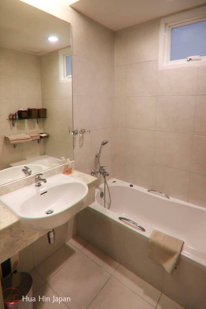 Baan San Ploen Downtown Beachfront Condo for Sale Hua Hin - Hua Hin - photo 12