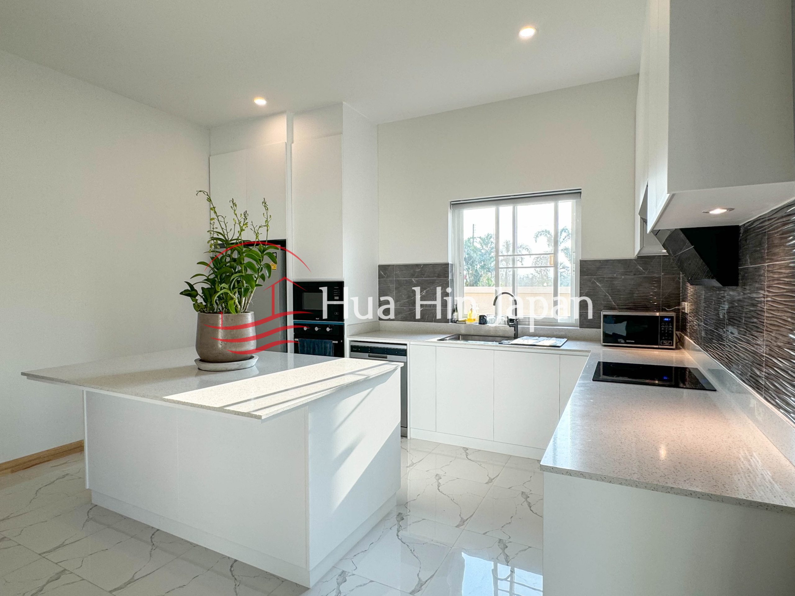 Top Quality 3 Bedroom Bali Style Pool Villa Only 10 Min From Downtown - Pranburi - photo 4