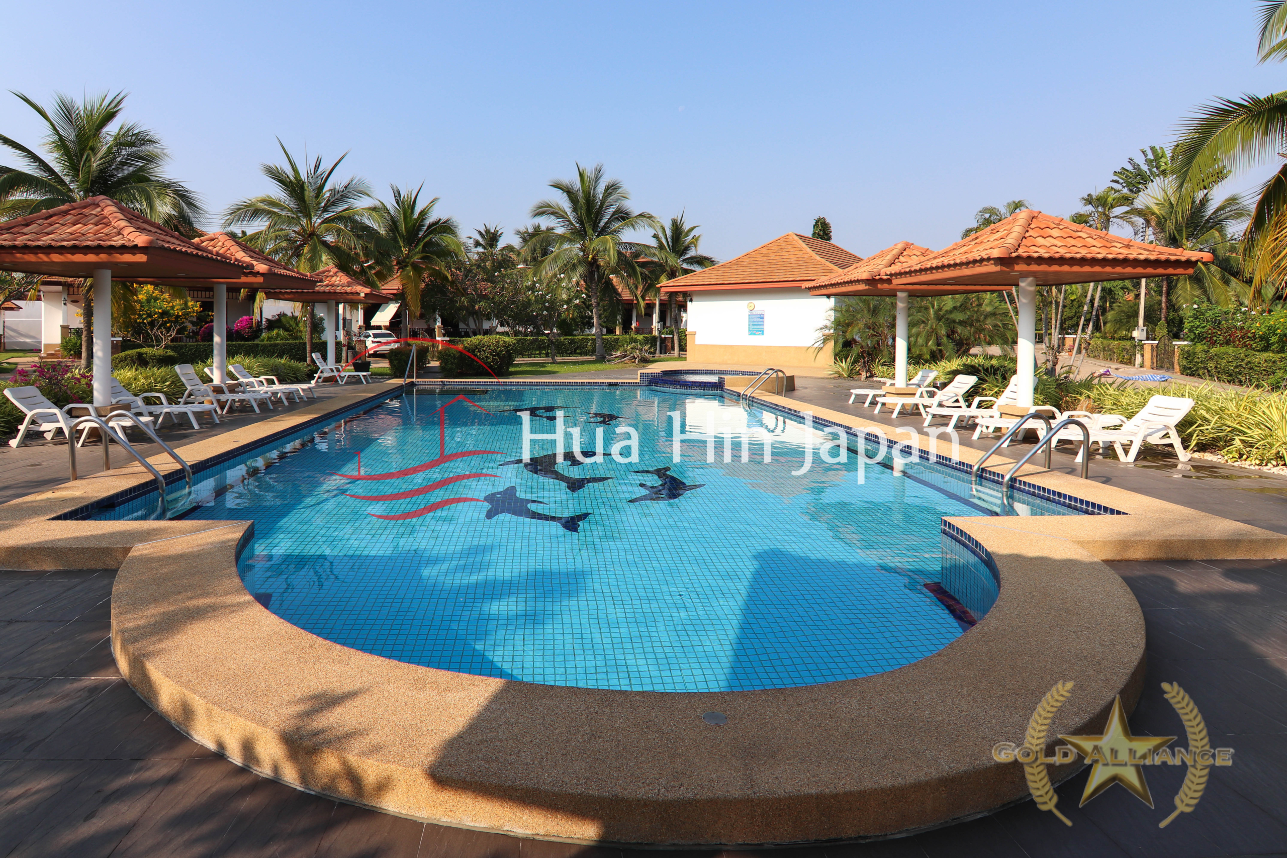 Traditional-style villa garden area and swimming area