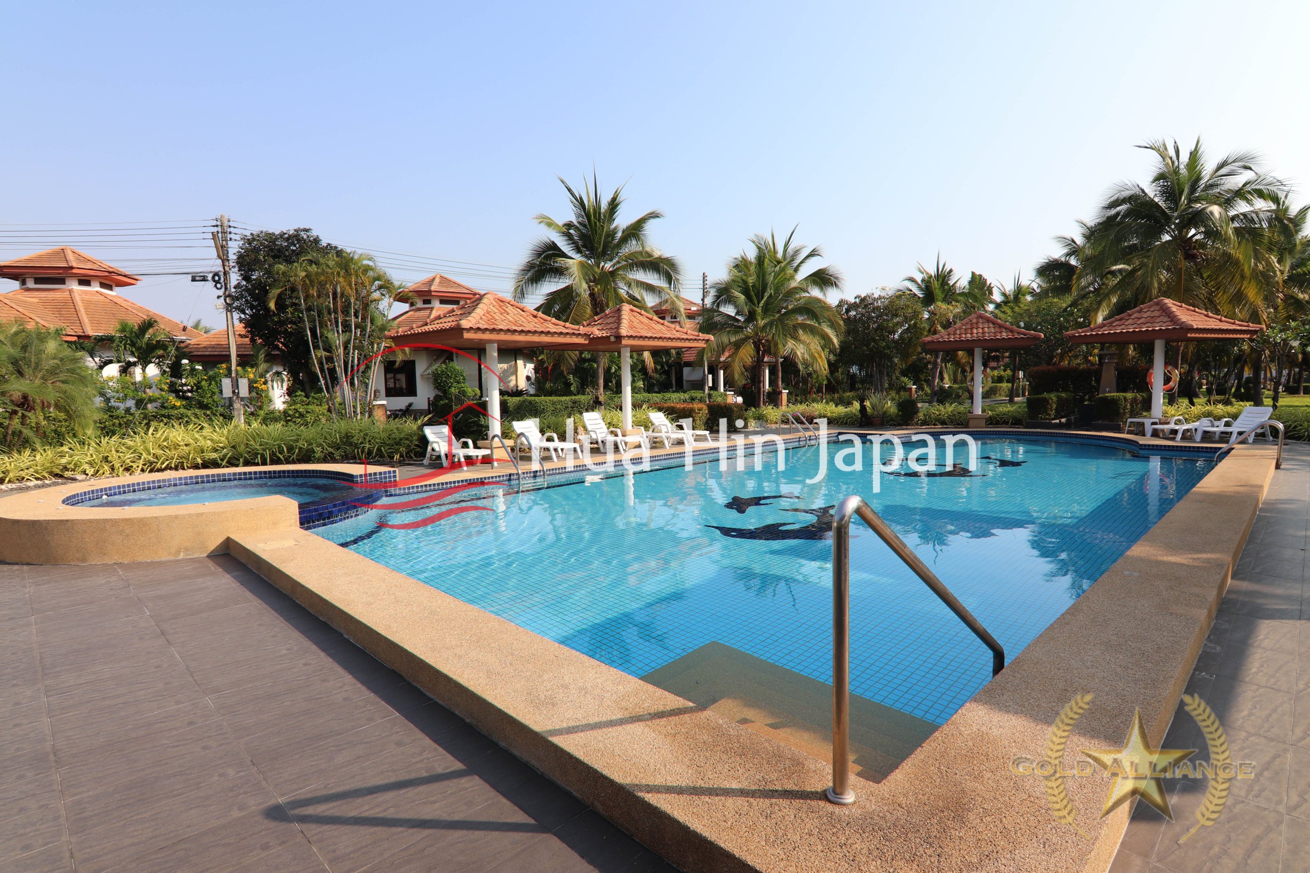 Traditional-style villa garden area and swimming area