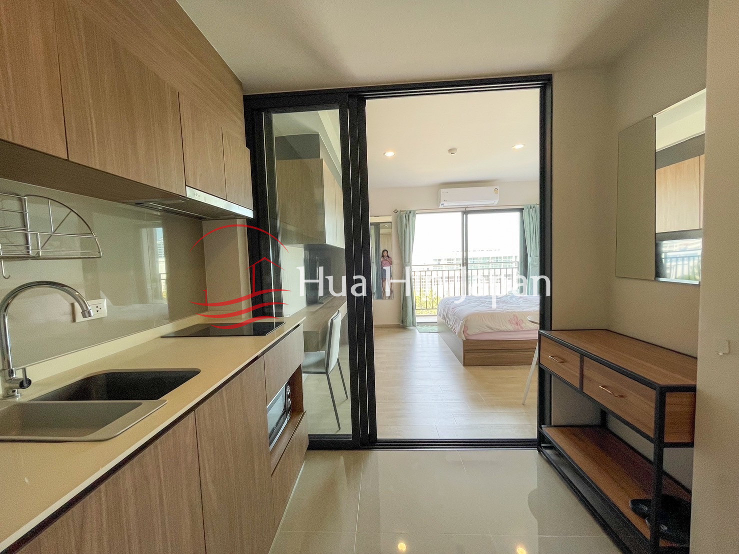 Studio Room inside Popular La Casita Luxurious Condo in Hua Hin Centre for Sale (Completed, Furnished) - Hua Hin - photo 5