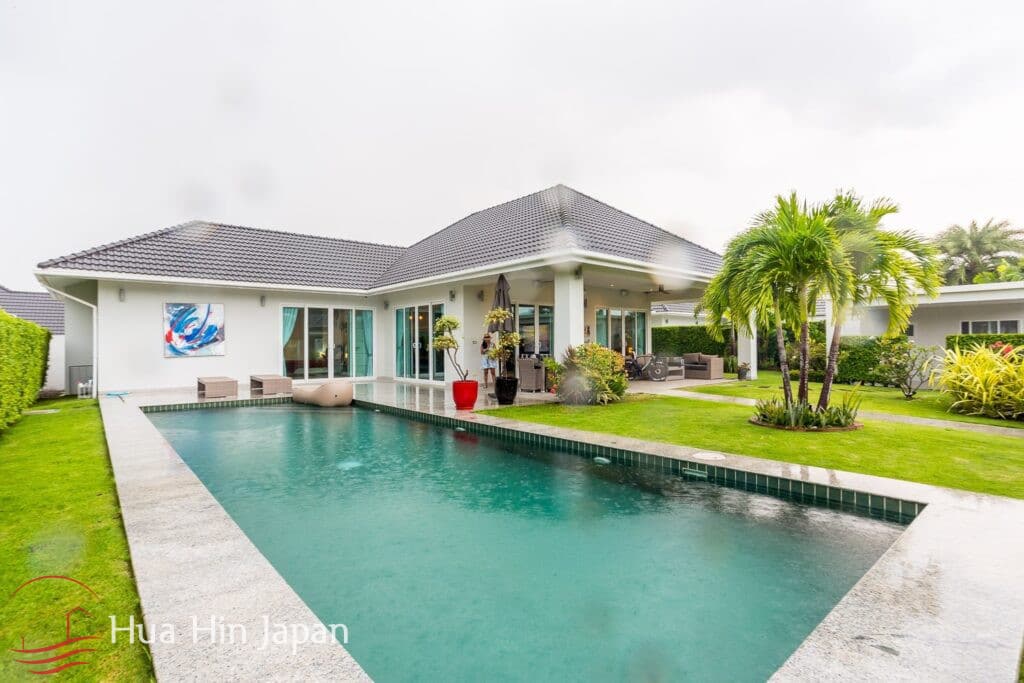 A Solid and Spacious 3 Bedroom Pool Villa in Popular Baan Phu Thara project near Black Mountain Golf for Sale in Hua Hin - Hua Hin, Thailand