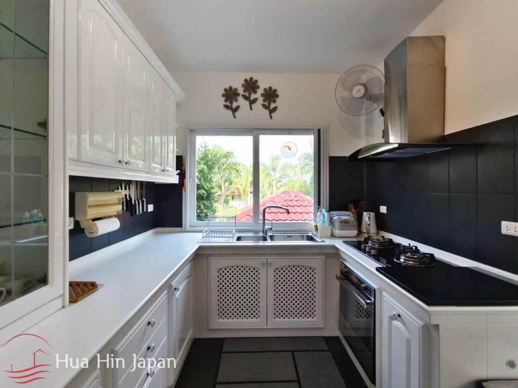 Modern 2 Story House on Soi 70 very close to Hua Hin centre for Sale - Hin Lek Fai - photo 15
