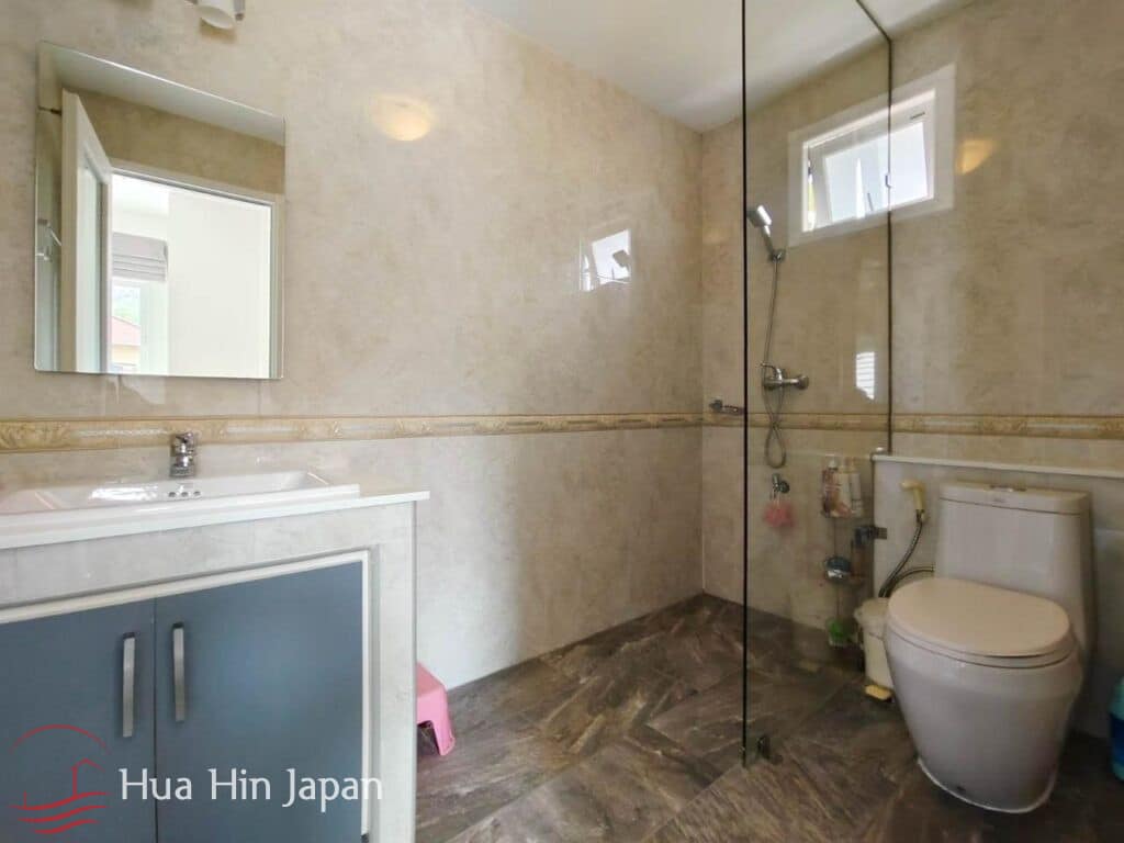 Modern 2 Story House on Soi 70 very close to Hua Hin centre for Sale - Hin Lek Fai - photo 8