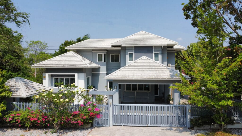 Modern 2 Story House on Soi 70 very close to Hua Hin centre for Sale