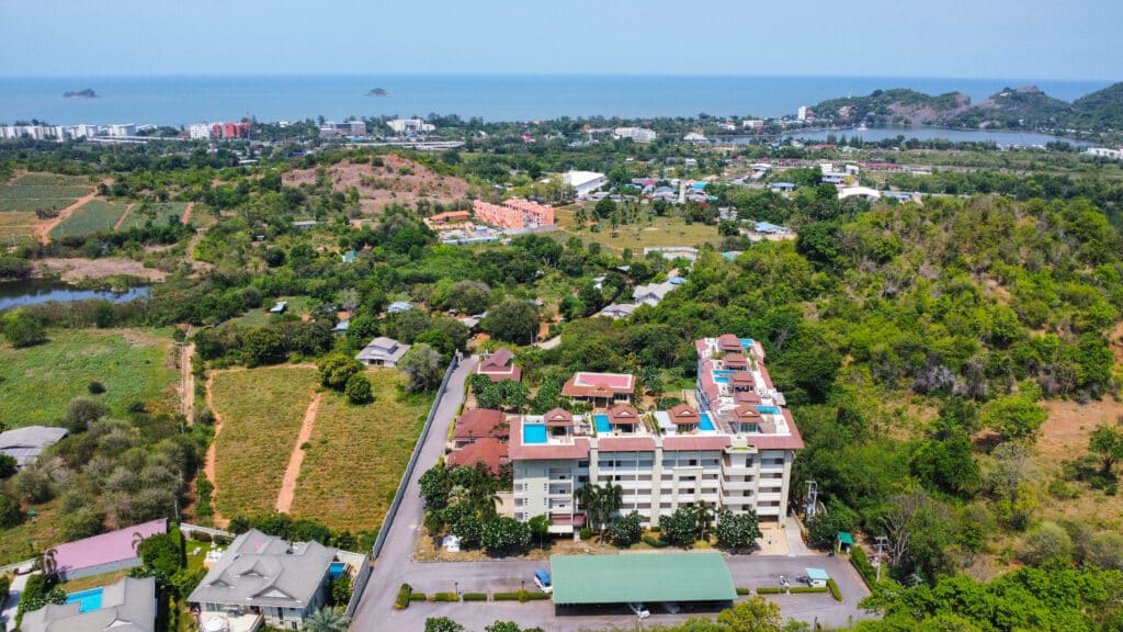 Spacious 3 Bedroom Condo For Sale In Khao Tao, Hua Hin (fully furnished) - Khao Tao - photo 16