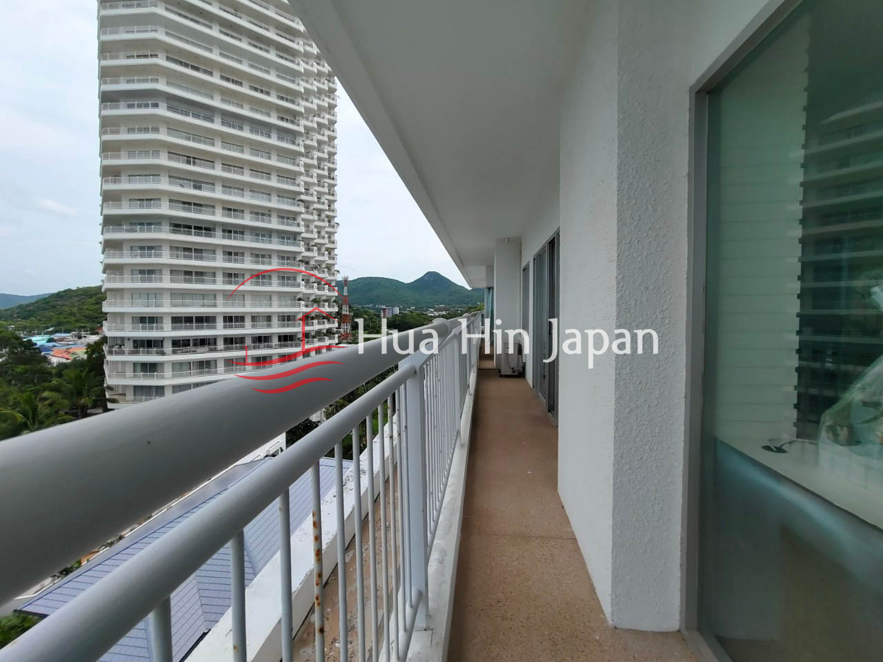 2 Bedroom Stunning Top Floor Condo with Panoramic Seaview in Hua Hin (Partly Furnished) - Khao Takiab - photo 15