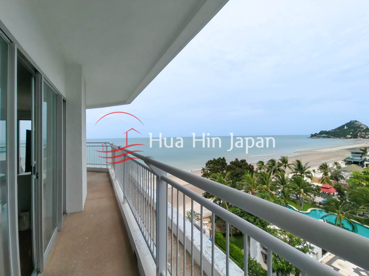 2 Bedroom Stunning Top Floor Condo with Panoramic Seaview in Hua Hin (Partly Furnished) - Khao Takiab - photo 14