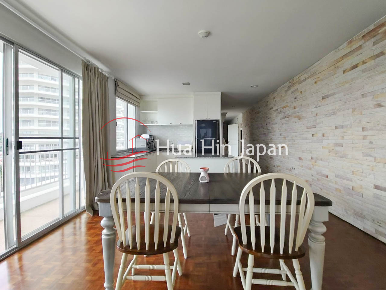 2 Bedroom Stunning Top Floor Condo with Panoramic Seaview in Hua Hin (Partly Furnished) - Khao Takiab - photo 12