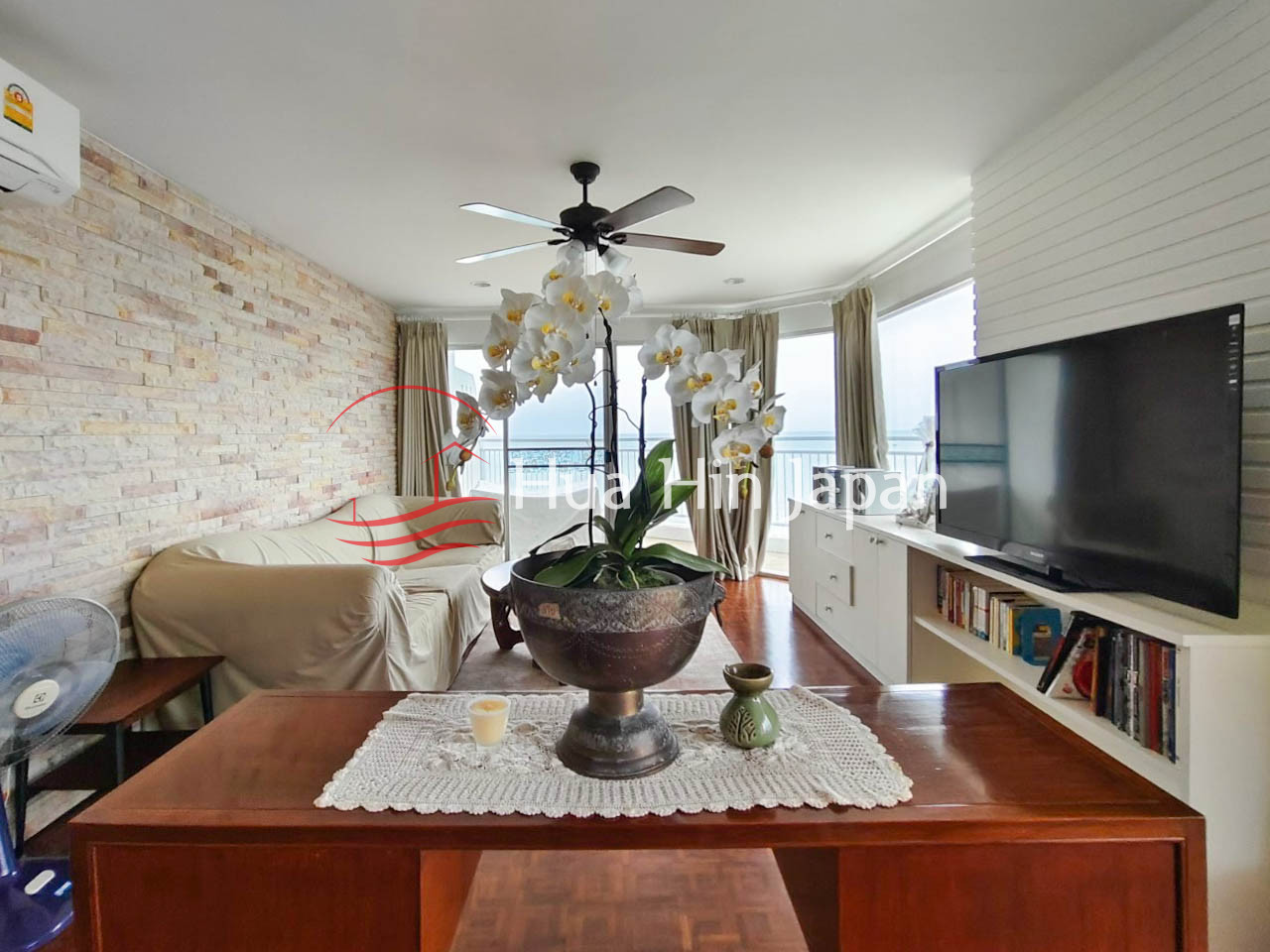 2 Bedroom Stunning Top Floor Condo with Panoramic Seaview in Hua Hin (Partly Furnished) - Khao Takiab - photo 9