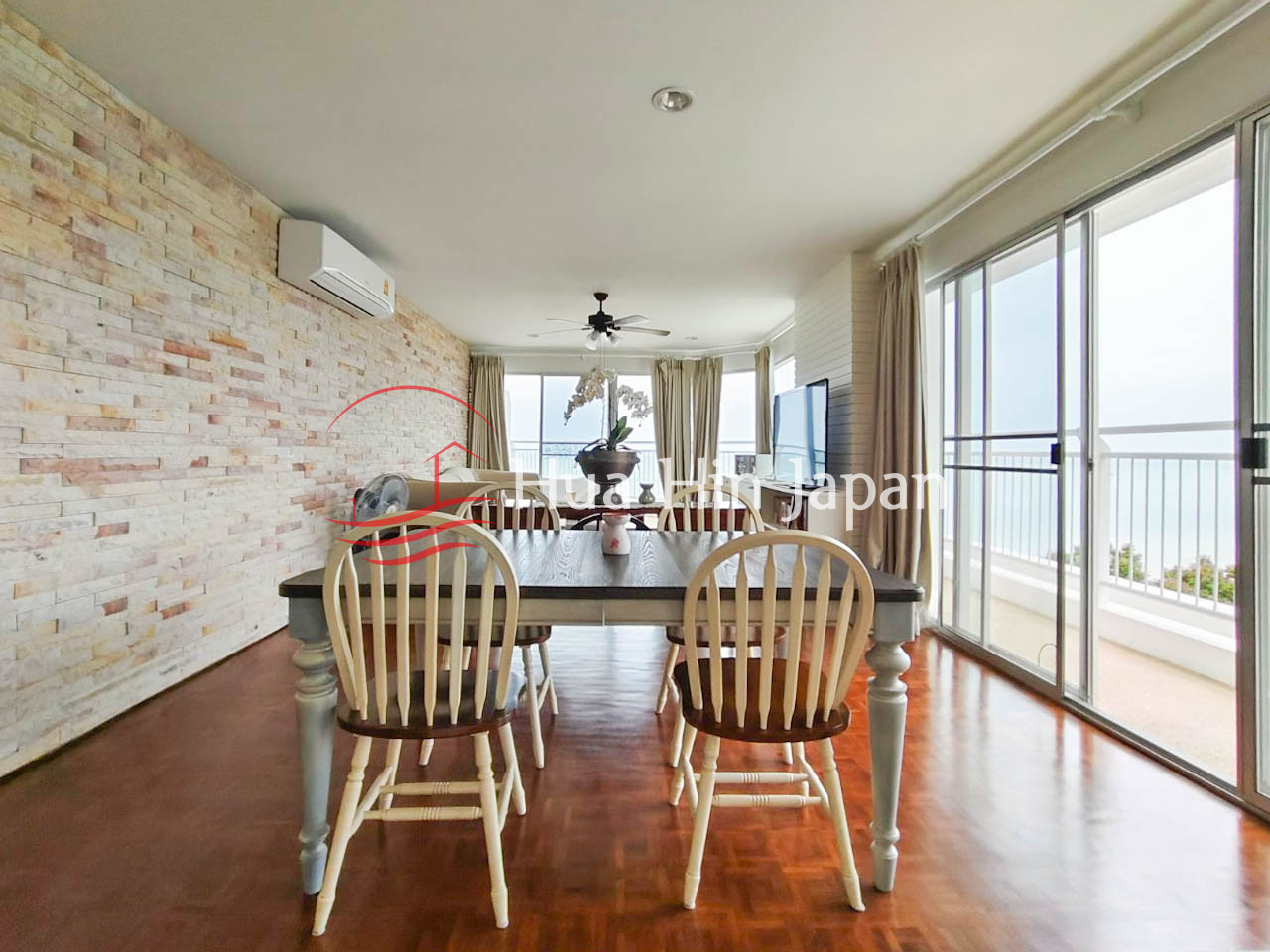 2 Bedroom Stunning Top Floor Condo with Panoramic Seaview in Hua Hin (Partly Furnished) - Khao Takiab - photo 6