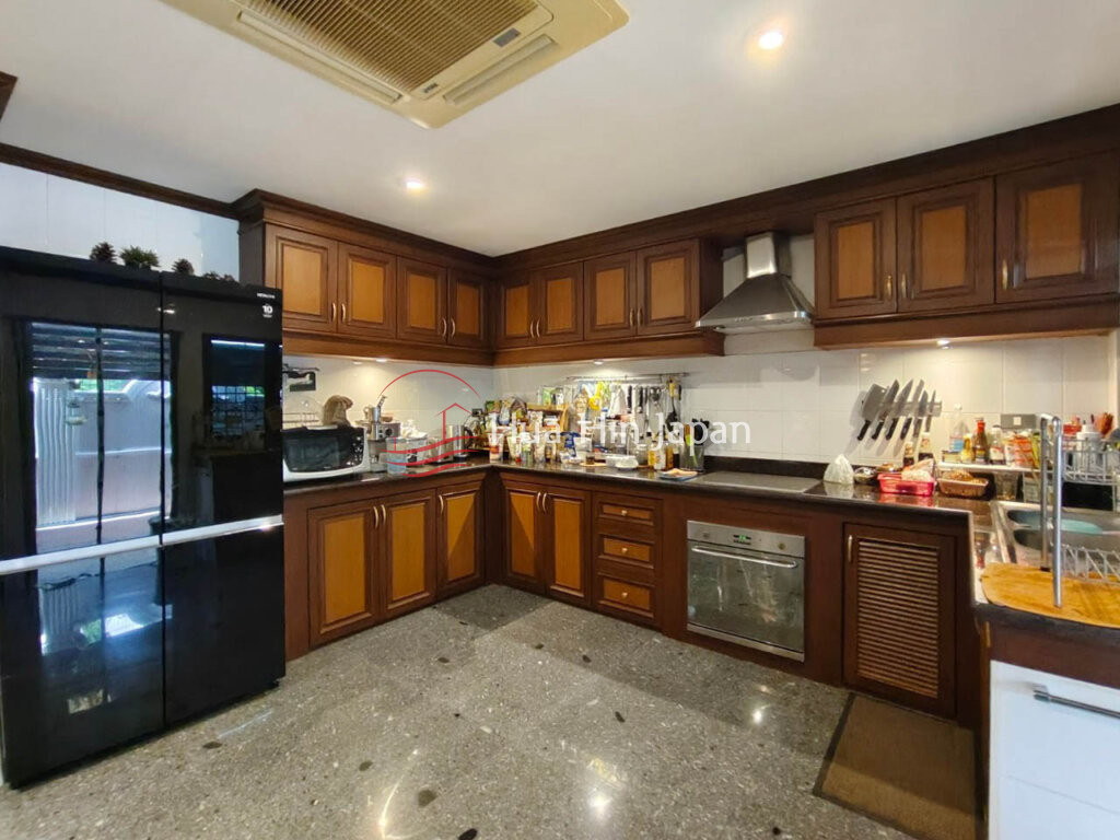 Solid 4 bedroom Pool Villa On 1 Rai Land near town for Sale in Hua Hin (Unfurnished) - Hua Hin - photo 10