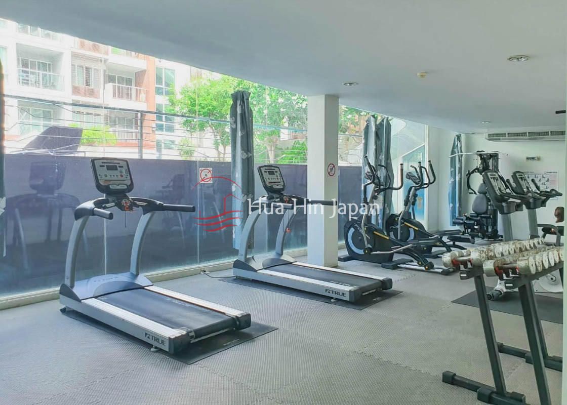 1 Bedroom Unit on the 6th Floor with Nice Mountain View gym