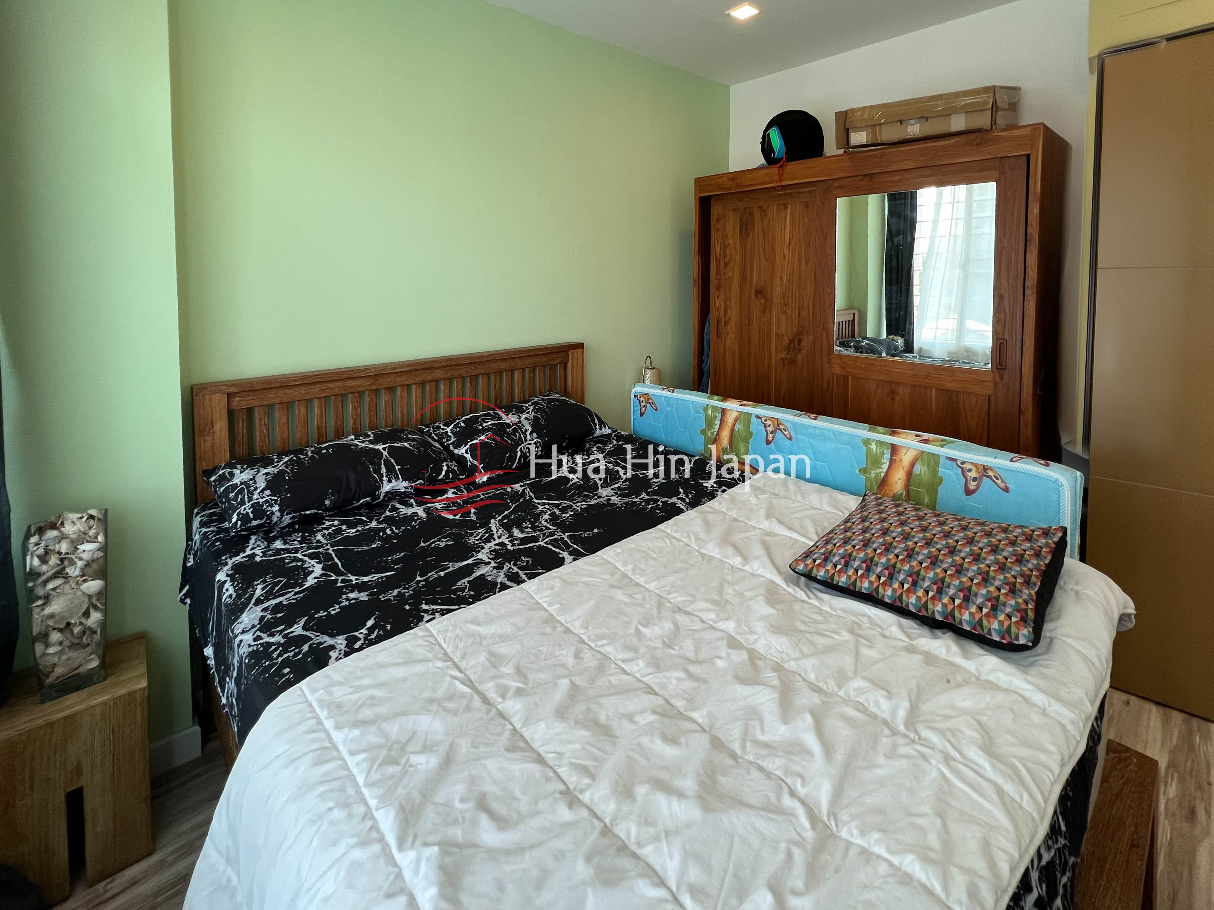 1 Bedroom Unit on the 6th Floor with Nice Mountain View Bed room