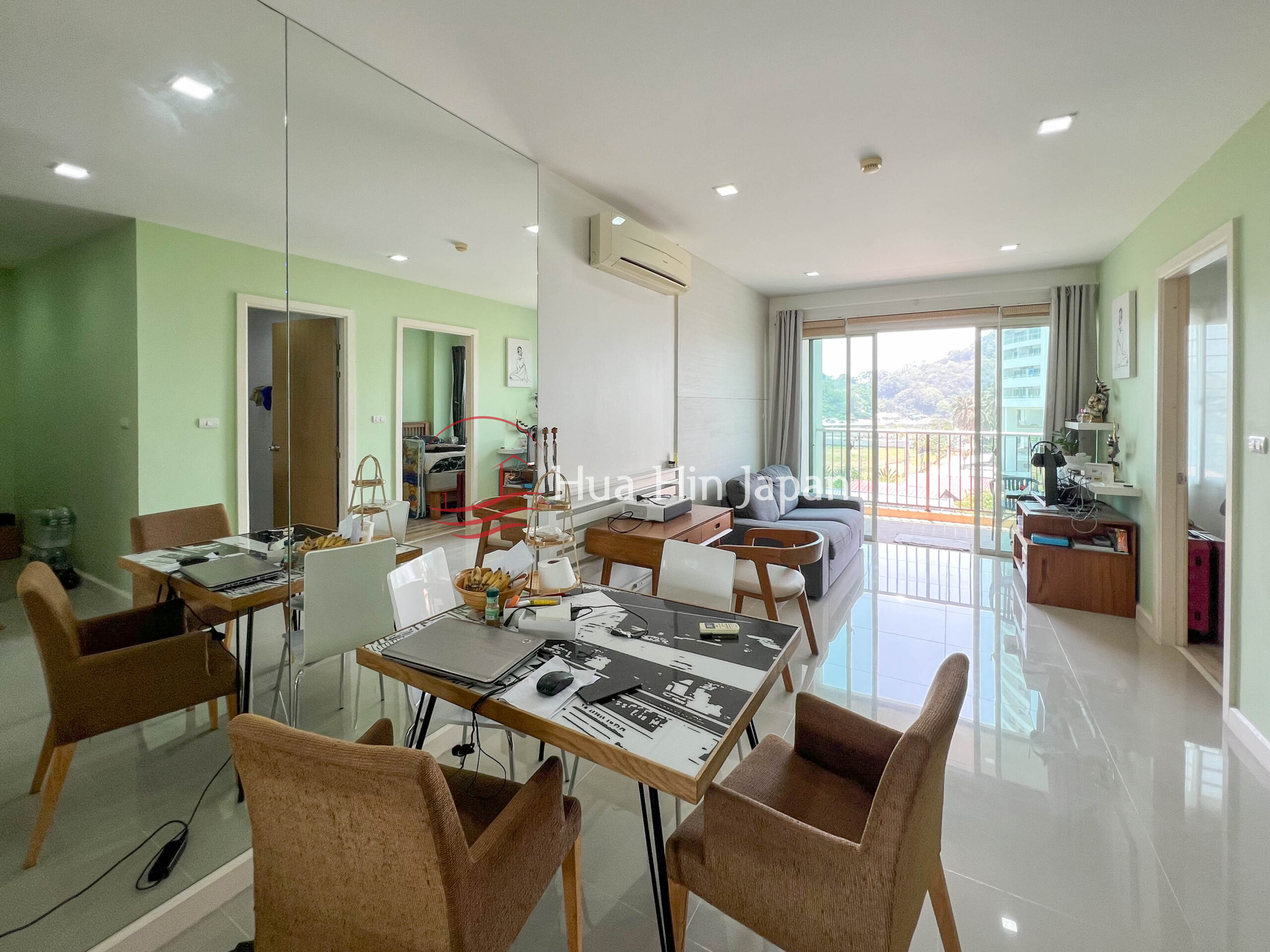 1 Bedroom Unit on the 6th Floor with Nice Mountain View