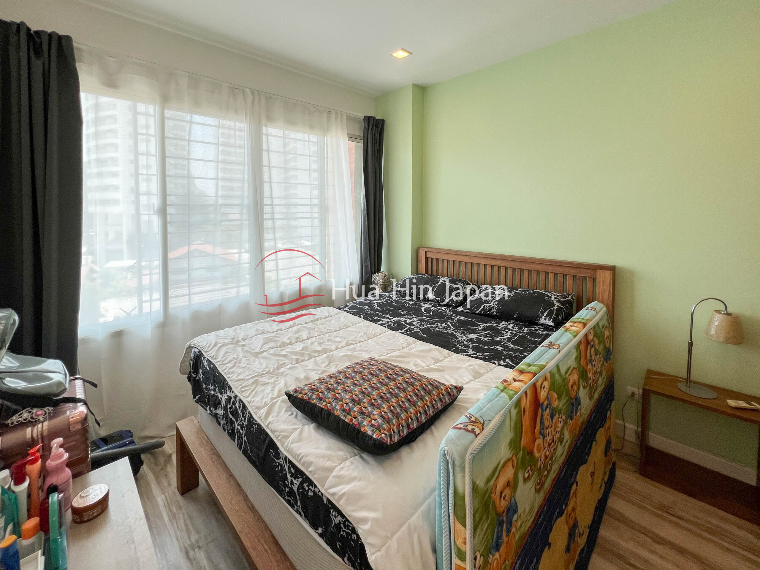 1 Bedroom Unit on the 6th Floor with Nice Mountain View Bed room