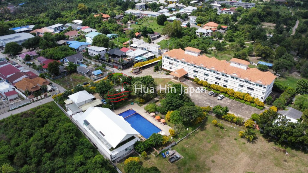 Huge Price Drop! Spacious 1-Bedroom Pool View Unit for Sale in Hua Hin Condotel & Resort, Close to Town - Hua Hin - photo 5