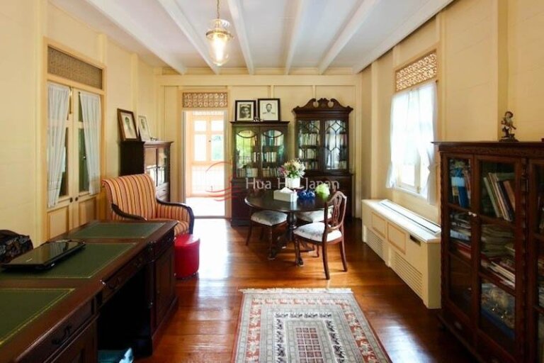 Historic 1899 Golden Teak Mansion For Sale In Hua Hin - Hua Hin - photo 13