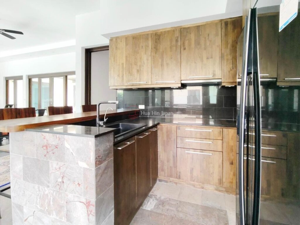 Very Solid Modern Bali Style Mansion 4 Bedroom Near Khao Kalok Beach (unfurnished) - Pranburi - photo 16
