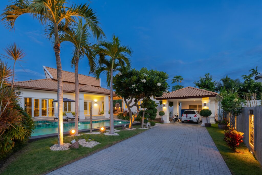 Balinese 2 Bedroom Pool Villa Inside Prestigious Belvida Residence Near Town (Completed &amp; Fully Furnished) - Khao Takiab - photo 15