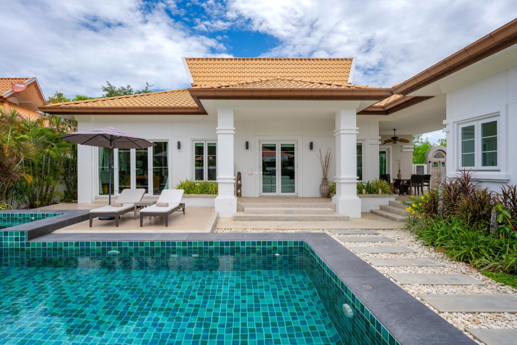 Balinese 2 Bedroom Pool Villa Inside Prestigious Belvida Residence Near Town (Completed &amp; Fully Furnished) - Khao Takiab - photo 12