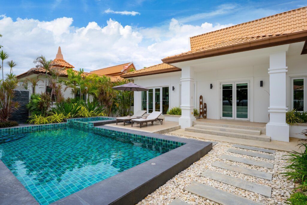 Balinese 2 Bedroom Pool Villa Inside Prestigious Belvida Residence Near Town (Completed &amp; Fully Furnished) - Khao Takiab - photo 10