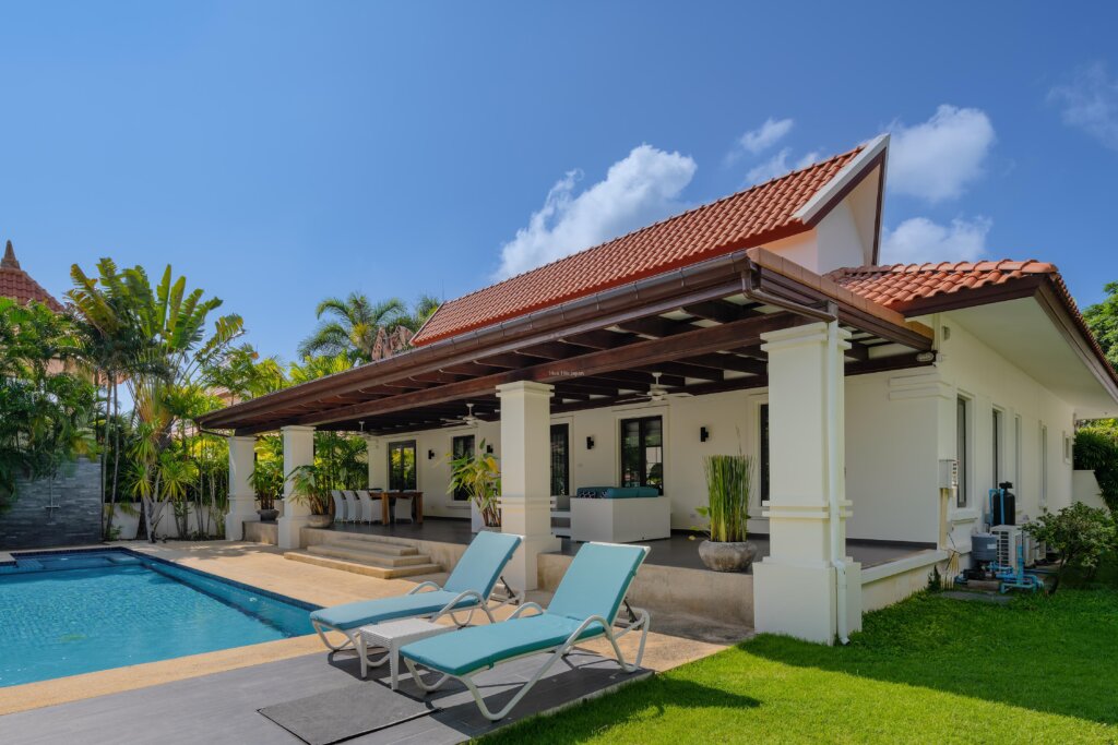 Fully Renovated Balinese 3 Bedroom Pool Villa Inside Prestigious Belvida Residence Near Town - Khao Takiab, Thailand