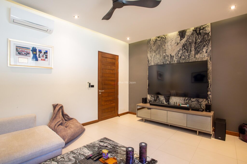 Luxury 6 Bedroom Pool Villa For Sale in Hin Lek Fai - Hin Lek Fai - photo 11