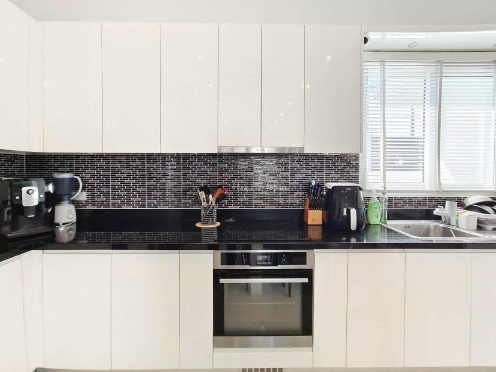 **Price Reduced** High-Quality 3-Bedroom Pool Villa for Sale in Popular Smart House Valley, Thap Tai Road, Hua Hin (Ready to move in) - Hua Hin - photo 5
