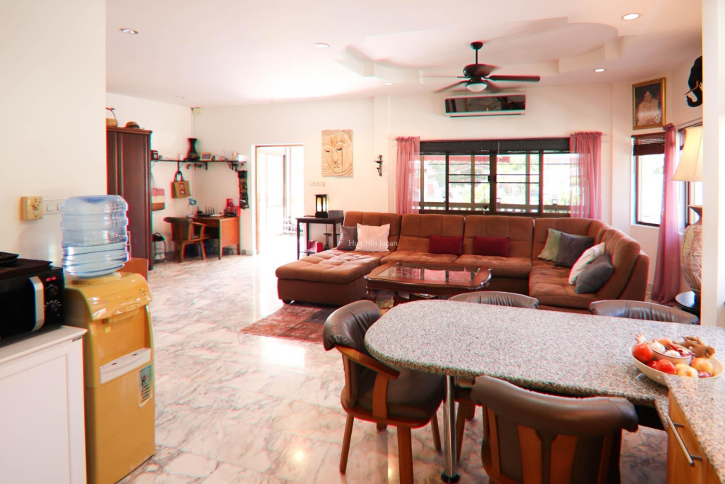 3 Bedroom Villa with 2 Bathrooms for Sale in Hua Hin North, Hua Hin - Hua Hin - photo 9