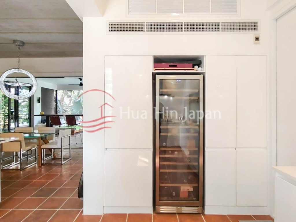 Prime Location! Spacious 3-Bedroom Condo for Sale, Just 100 Meters from Khao Takiab Beach, Hua Hin - Khao Takiab - photo 11