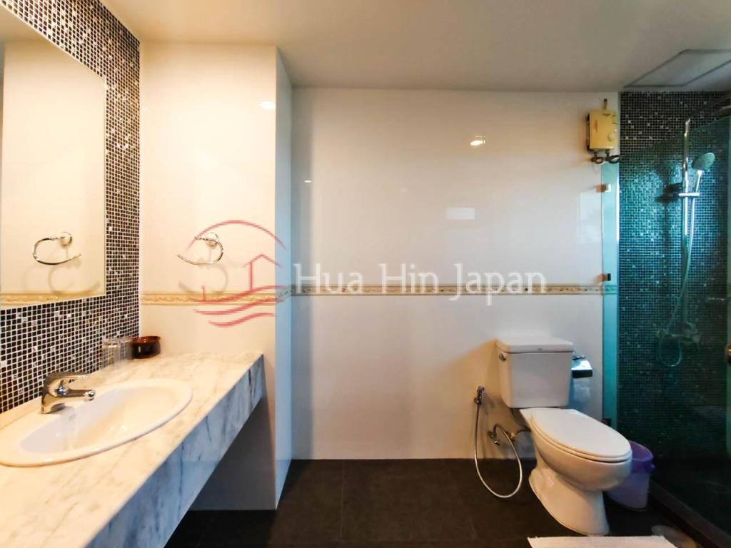 Seaview 3 Bedroom Beachfront condominium at Chearanai Condo in Chaam - Hua Hin - photo 8
