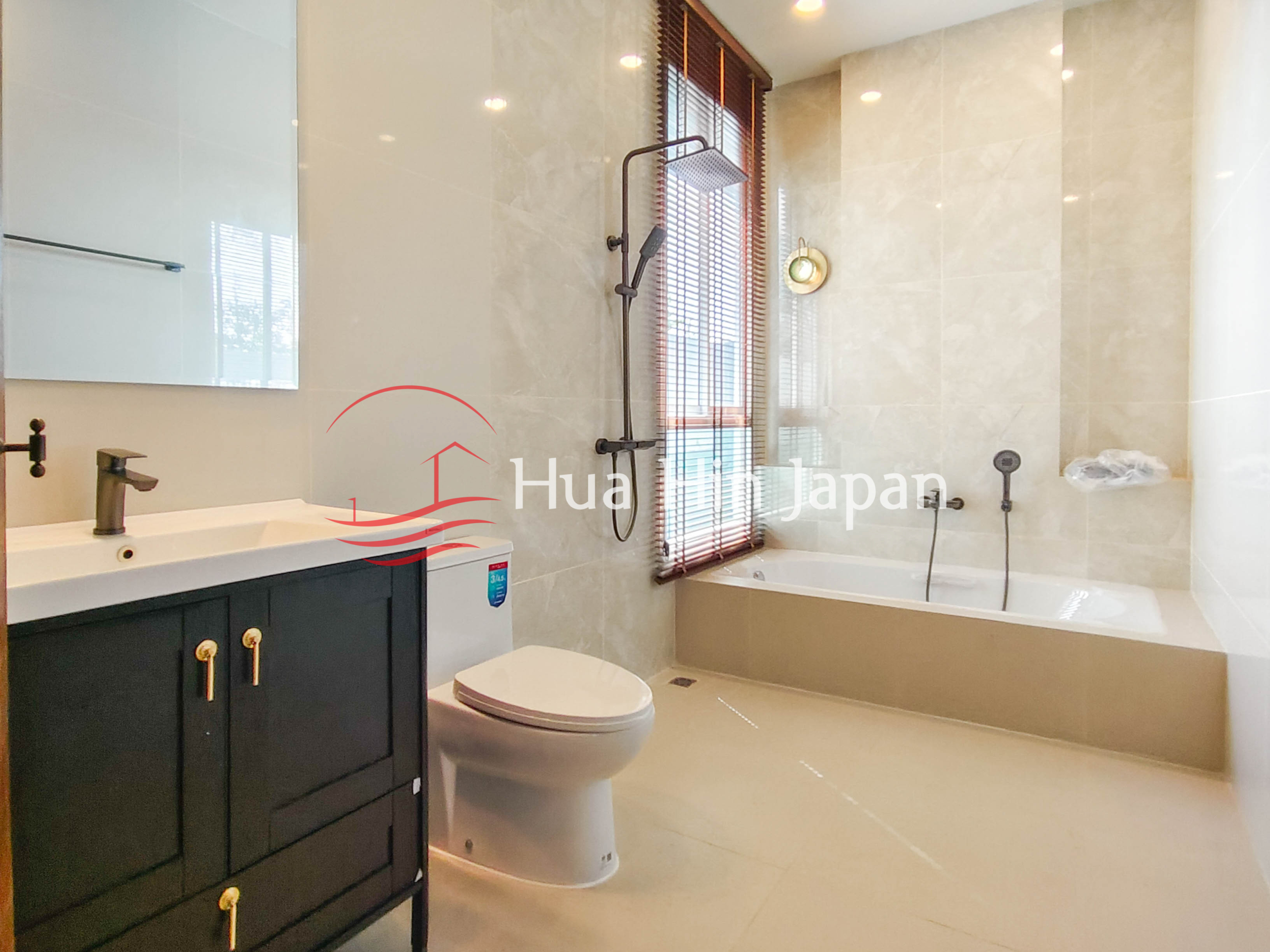 Modern 3-Bedroom Detached Home with Private Pool in Hin Lek Fai&nbsp; - Hin Lek Fai - photo 9