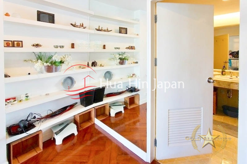 A Large Sea View Unit in Baan Chai Talay Beachfront Condo in Khao Takiab Hua Hin for Sale - Khao Takiab - photo 12