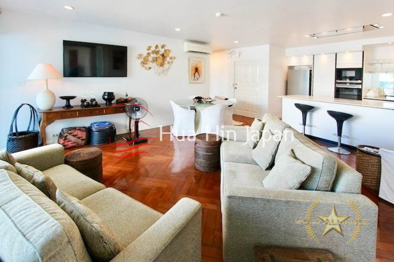 A Large Sea View Unit in Baan Chai Talay Beachfront Condo in Khao Takiab Hua Hin for Sale - Khao Takiab - photo 10