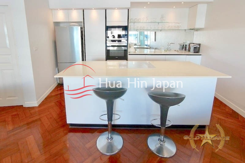 A Large Sea View Unit in Baan Chai Talay Beachfront Condo in Khao Takiab Hua Hin for Sale - Khao Takiab - photo 8