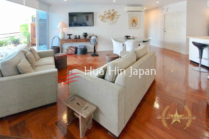 A Large Sea View Unit in Baan Chai Talay Beachfront Condo in Khao Takiab Hua Hin for Sale - Khao Takiab - photo 6