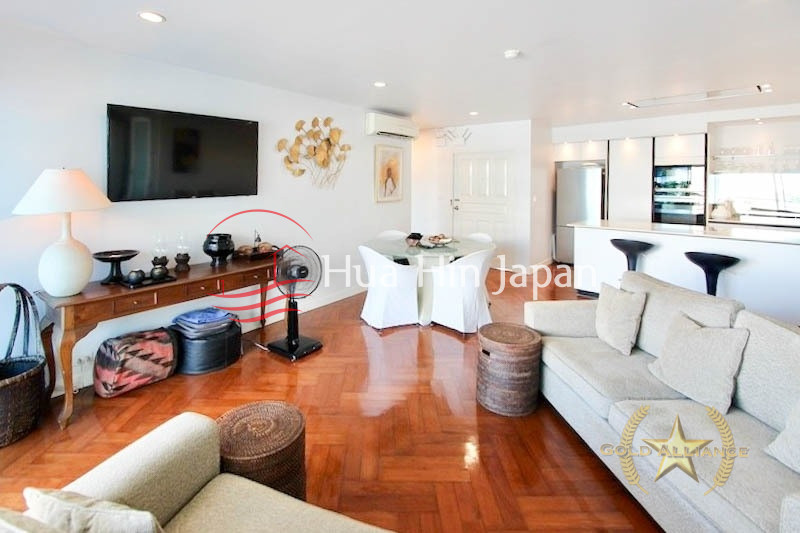 A Large Sea View Unit in Baan Chai Talay Beachfront Condo in Khao Takiab Hua Hin for Sale - Khao Takiab - photo 2