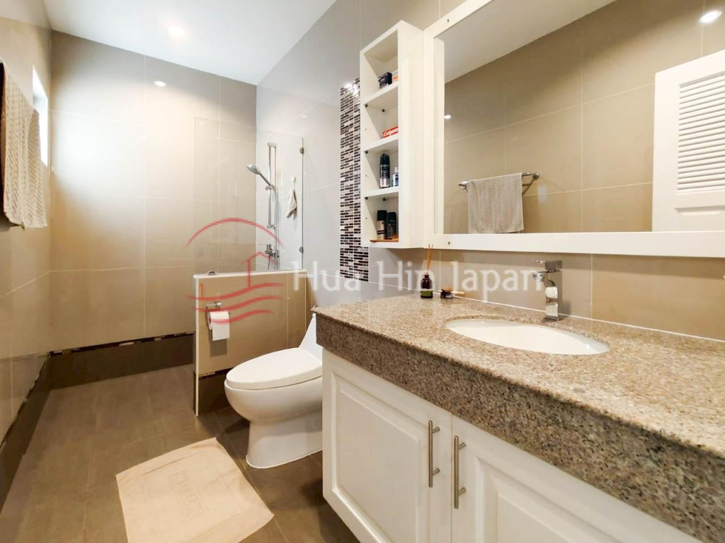 Beautiful 3 Bedroom Villa in Emerald Project (completed) near Pineapple Valley Golf Club - Hua Hin - photo 15