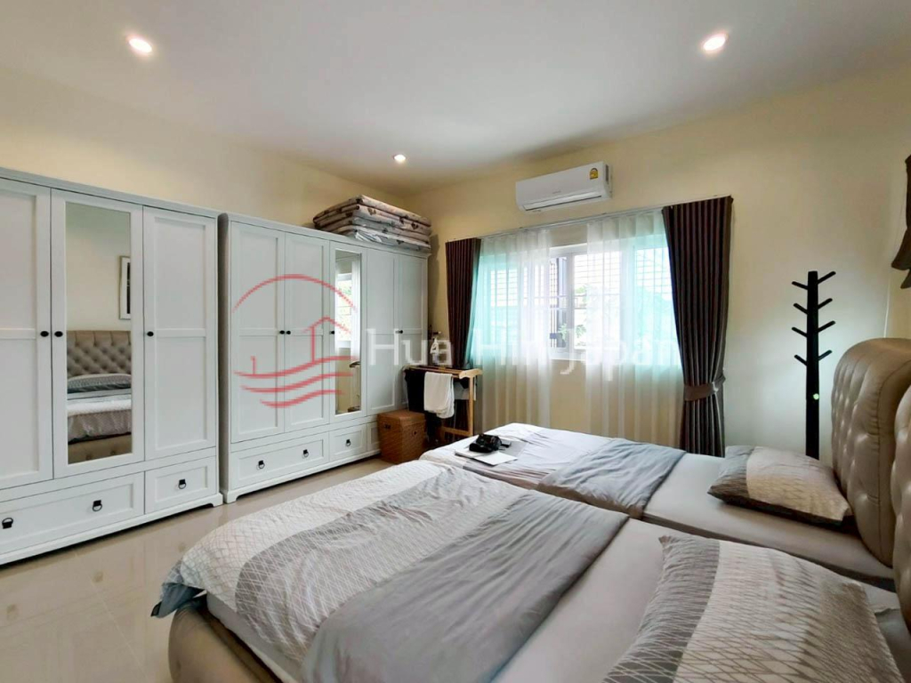 Beautiful 3 Bedroom Villa in Emerald Project (completed) near Pineapple Valley Golf Club - Hua Hin - photo 11