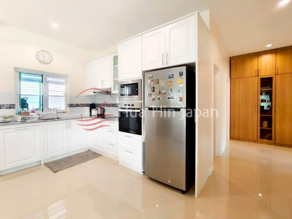 Beautiful 3 Bedroom Villa in Emerald Project (completed) near Pineapple Valley Golf Club - Hua Hin - photo 9