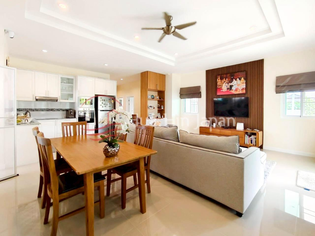 Beautiful 3 Bedroom Villa in Emerald Project (completed) near Pineapple Valley Golf Club - Hua Hin - photo 7