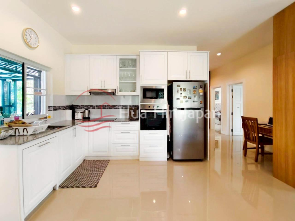 Beautiful 3 Bedroom Villa in Emerald Project (completed) near Pineapple Valley Golf Club - Hua Hin - photo 5