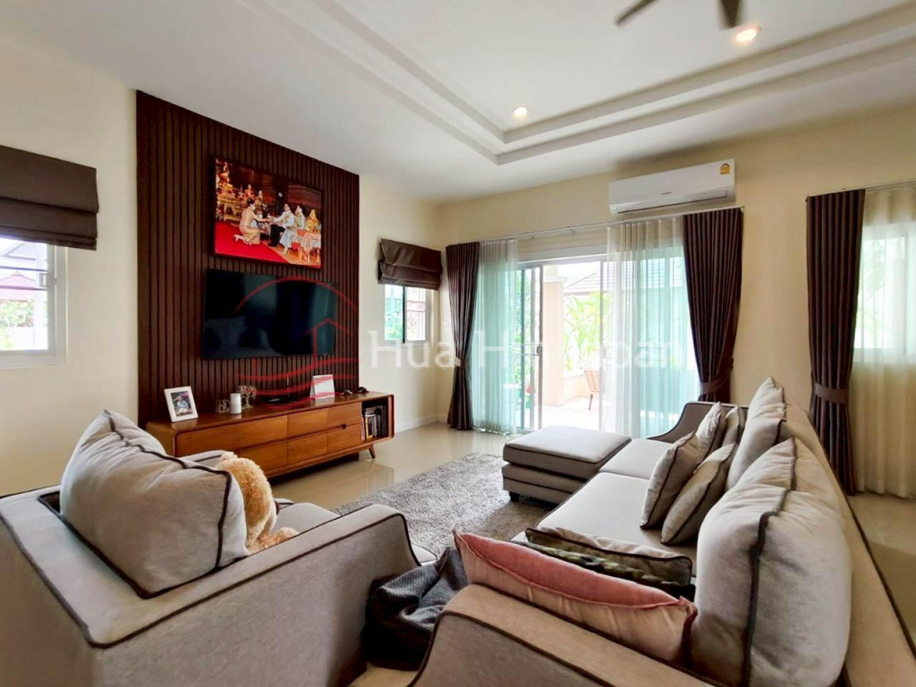 Beautiful 3 Bedroom Villa in Emerald Project (completed) near Pineapple Valley Golf Club - Hua Hin - photo 4
