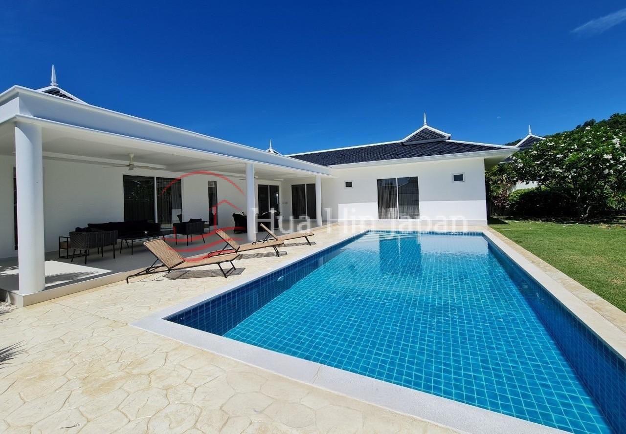 LINE_ALBUM_1-Luxury 3 Bedroom Pool Villa_250521_15
