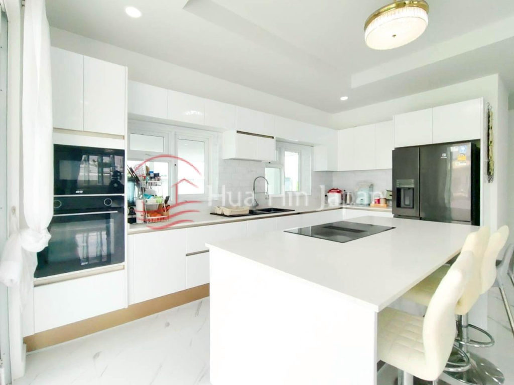 Modern Luxury 7 Bedroom Private pool Villa in Hua Hin Soi 70 For Sale. - Hin Lek Fai - photo 15