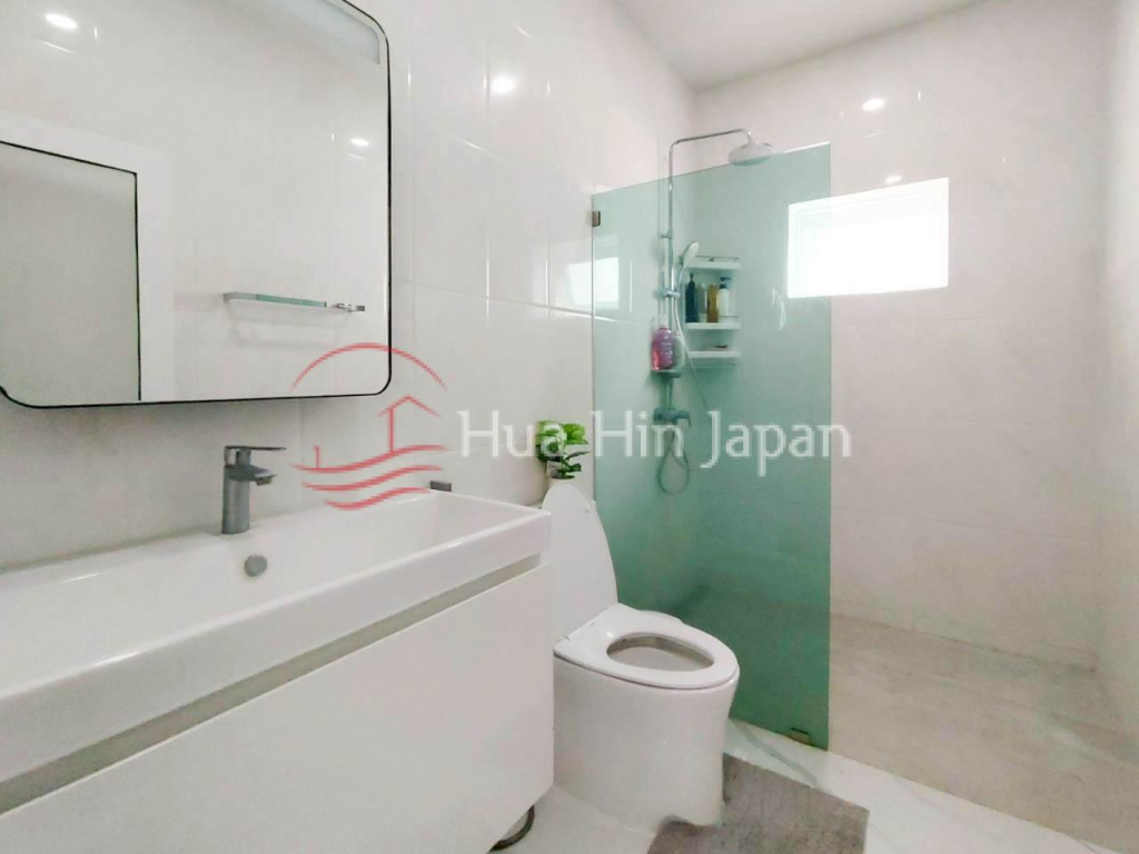 Modern Luxury 7 Bedroom Private pool Villa in Hua Hin Soi 70 For Sale. - Hin Lek Fai - photo 12